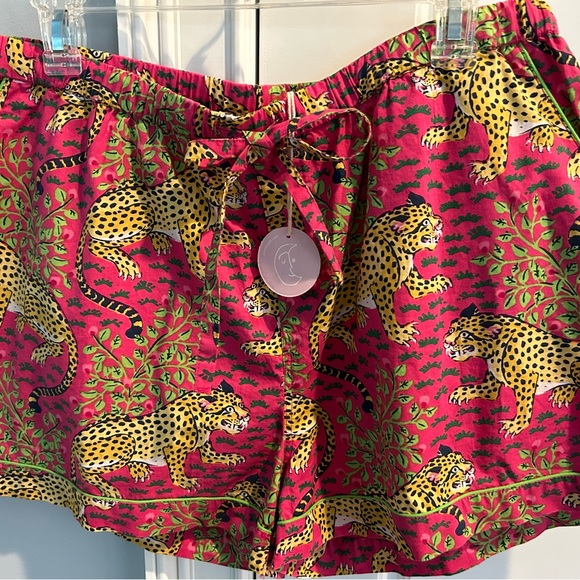 NWT Printfresh Bagheera hot pink shorts brand new size large. Smoke free home - Picture 3 of 4